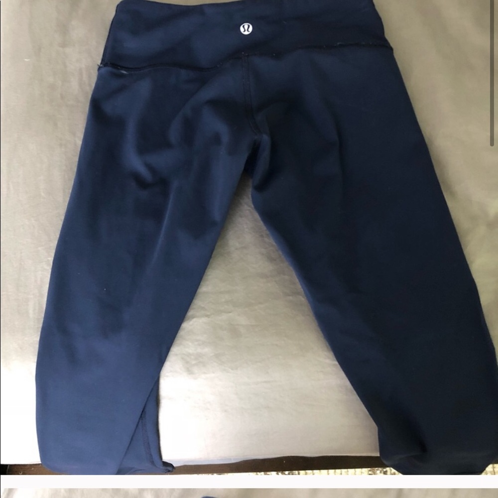 Midnight navy lululemon crop yogas